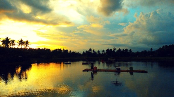 Sunset_at_Sumlang_Lake_E60A5D35431D4B348BF15FF77AE0759C